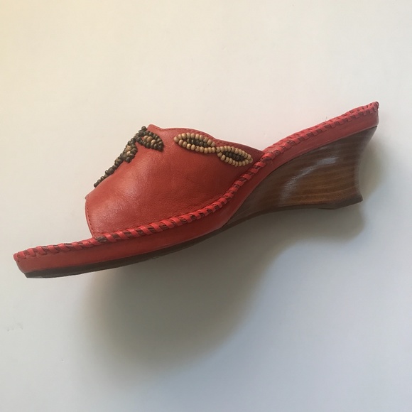 Clark’s Beaded Hand Embroidered Slide. Burnt Orange. 2 1/2 heel. Size 7 1/2 M - Picture 5 of 5